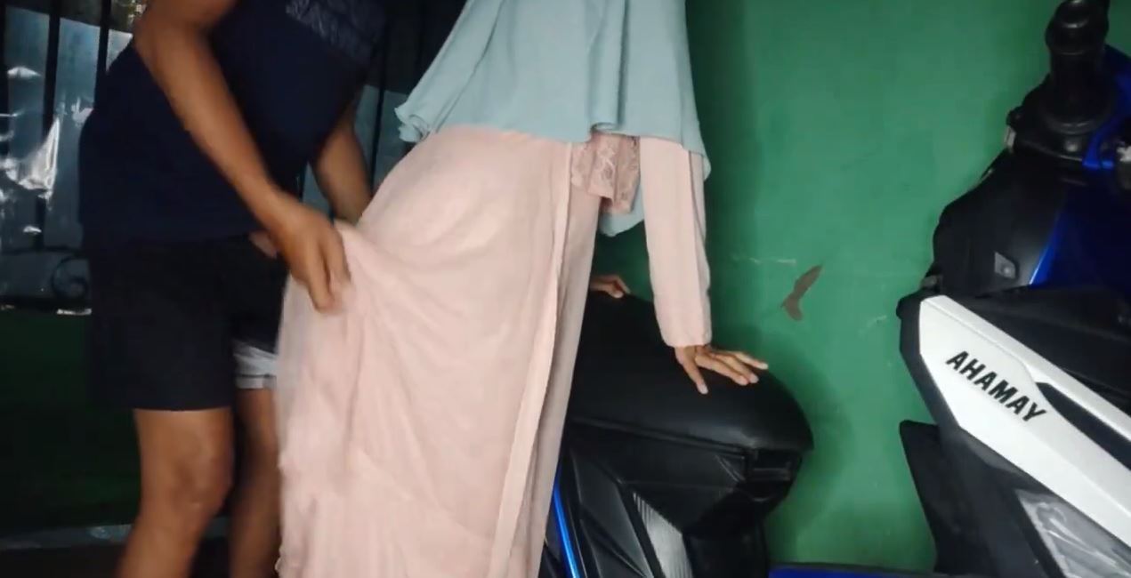 Beraninya Abang Ini Wikwik Di Atas Motor Depan Rumah