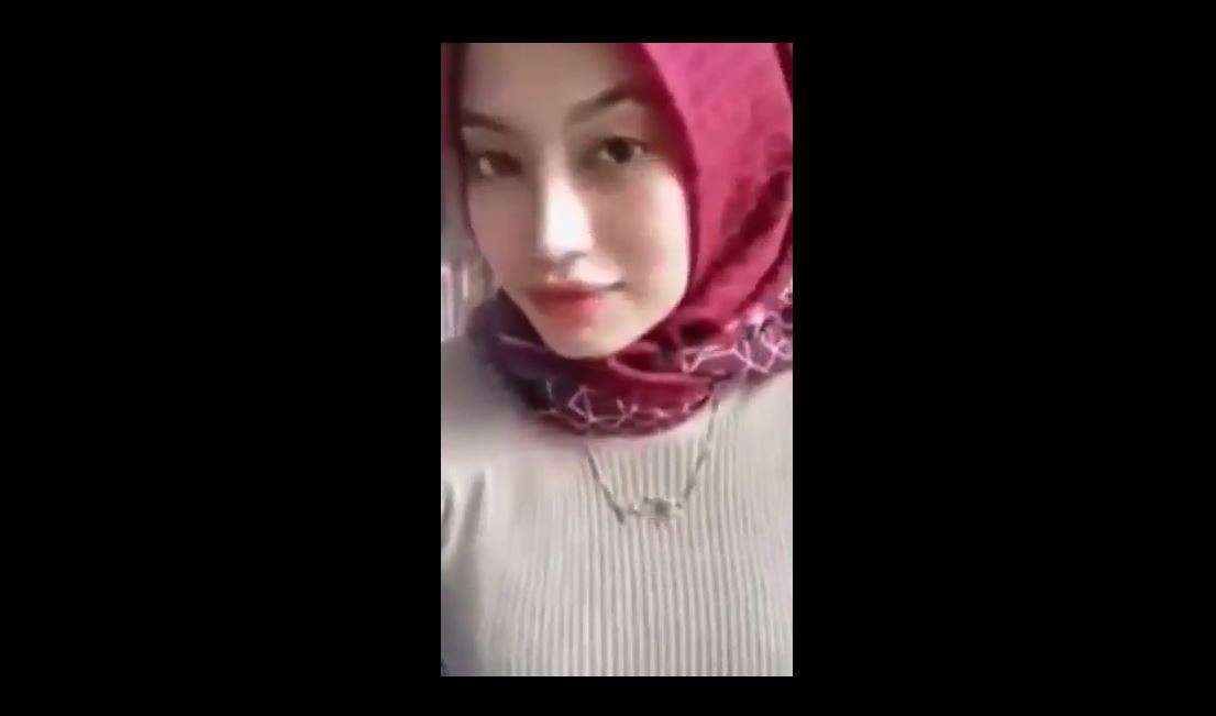 Mantap Nyoo Abang Si Rudal Gede Bikin Gadis Jilbab Keenakan