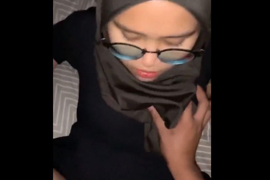 Viral Indo Gairah Gadis Berhijab Meronta Ronta