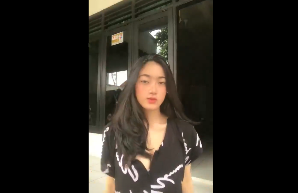 Gadis Gesa Asik Goyang Goyang