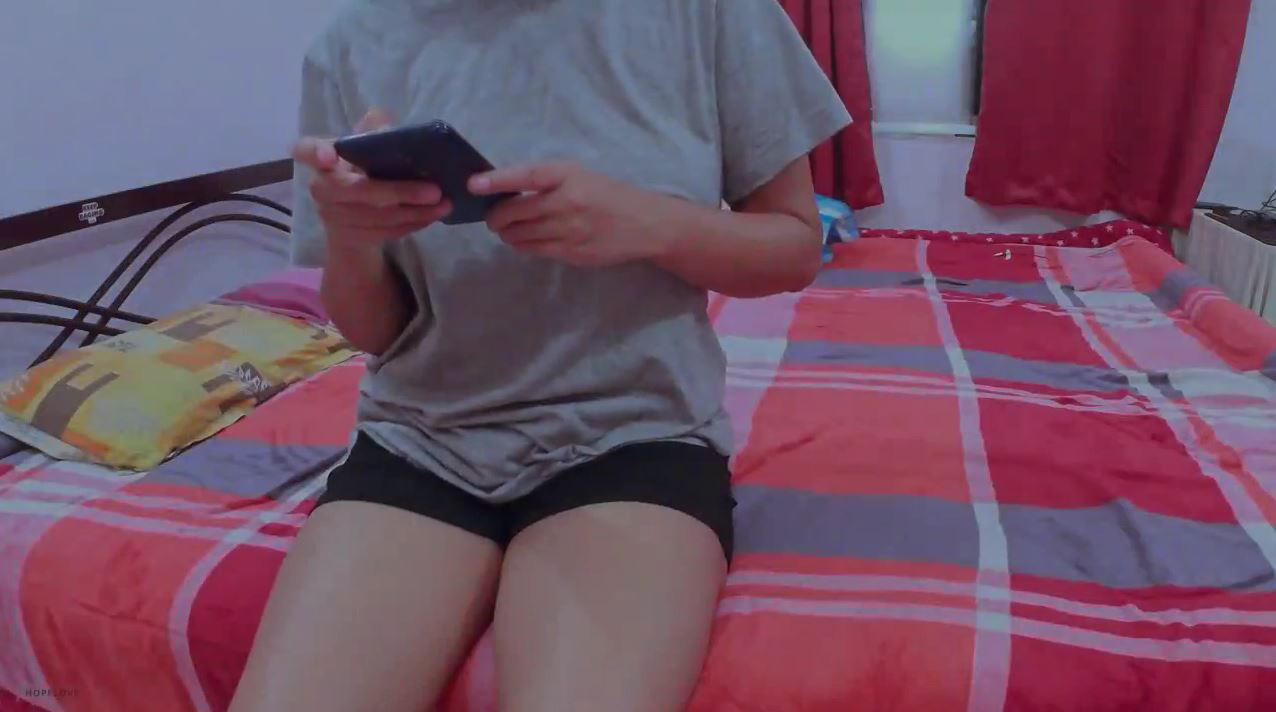 Lagi Asik Main Hp Gadis Cantik Ini Di Goda Keponakan Nyampe Wikwik