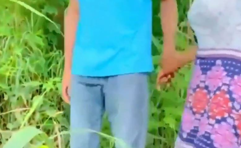 Pasangan Sejoli Asik Wikwik Di Alam Bebas Hampir Ketauan Sama Ibu Si Gadis