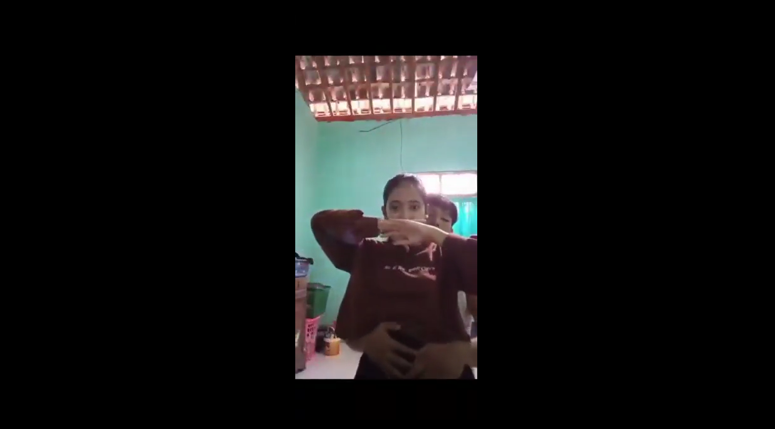 Viral Terbaru Mungpung Rumah Lagi Sepe Ajak Ayang Main Di Ruangtamu